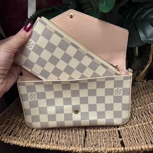 Louis Vuitton crossbody/clutch